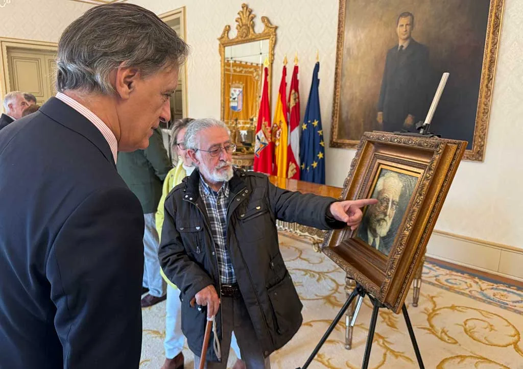 El Ayuntamiento recibe la donación de un retrato de Miguel de Unamuno obra de Jerónimo Prieto