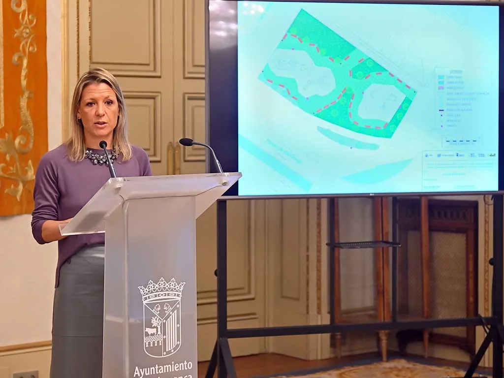 Nueva zona de juegos infantiles junto a la biblioteca Torrente Ballester y aumento de la masa forestal del parque de la Chinchibarra