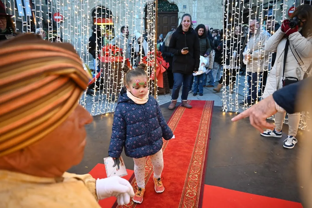 Visita del Cartero Real para recoger las peticiones de los niños a los Reyes Magos