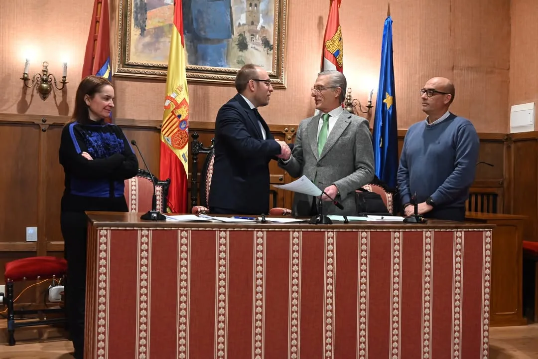 Convenio entre Ayuntamiento e Iberenova para mejorar el entorno de la Catedral de Santa María en Ciudad Rodrigo