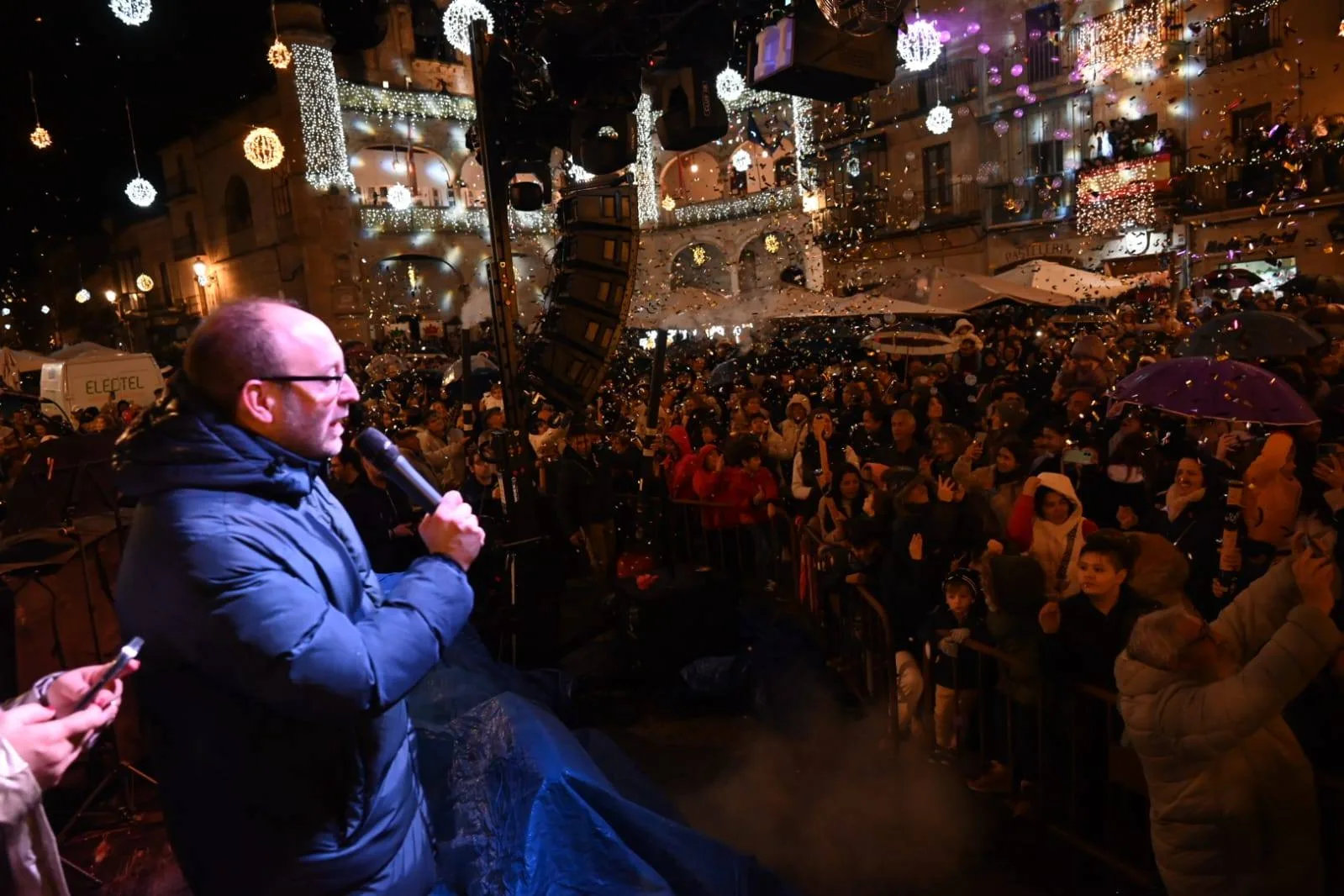 Ciudad Rodrigo arranca la Navidad con una multitudinaria Plaza Mayor en el encendido de luces