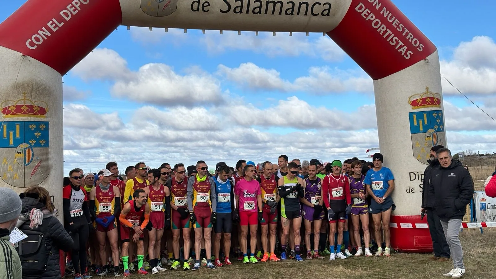 Casi 800 atletas participan en una gran jornada de atletismo en Peñaranda de Bracamonte