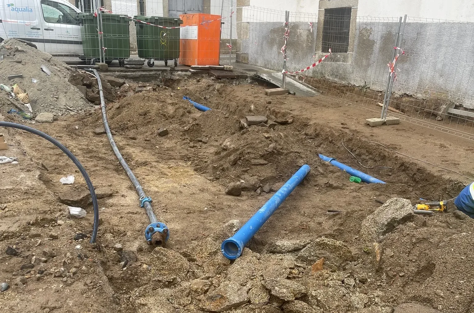 Béjar recupera la presión del agua tras repararse la avería y conectarse la nueva conducción de San Juan