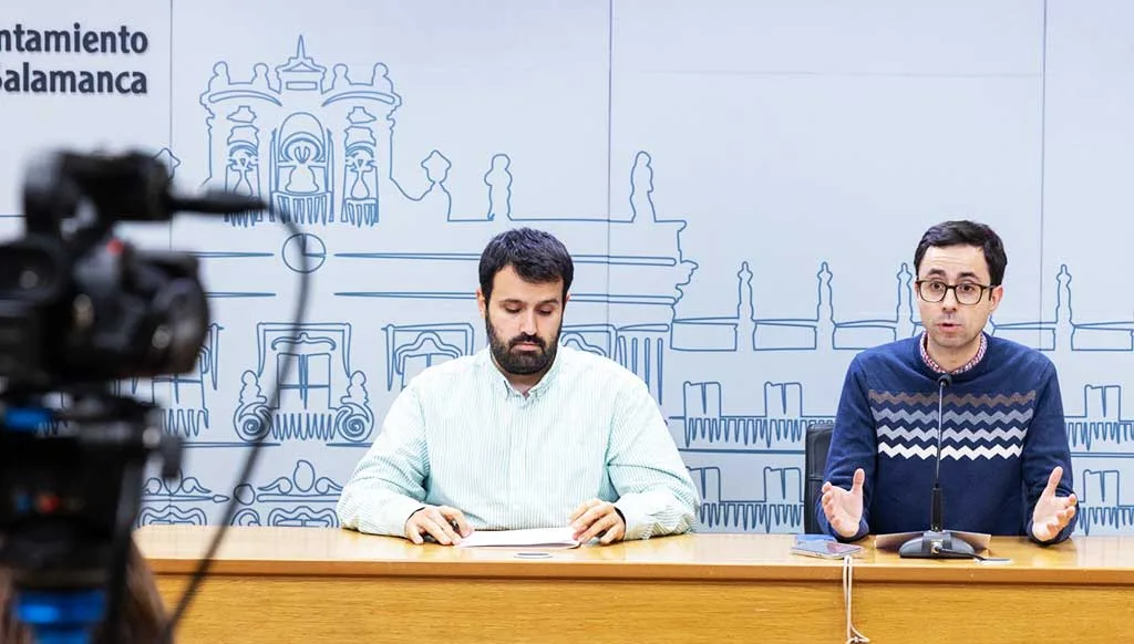 El PSOE denuncia “peatonalizaciones sin orden, carriles bici inconexos, obras duplicadas y un transporte urbano con importantes deficiencias”