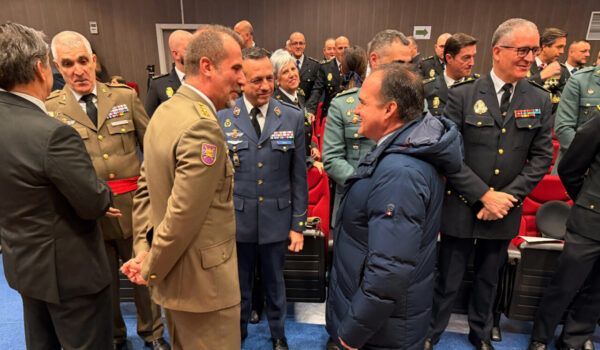 Celebración del 202 aniversario de la Policía Nacional con varios oficiales presentes