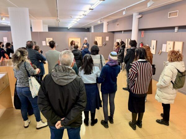 Visita a la exposición de acuarelas en la Biblioteca Torrente Ballester