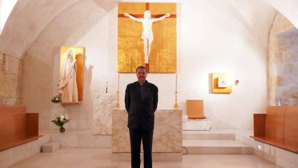 Ricardo de Luis Carballada en la capellanía de la Universidad Pontificia de Salamanca