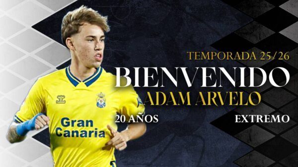 Adam Arvelo, futbolista tinerfeño, en camiseta amarilla de Las Palmas