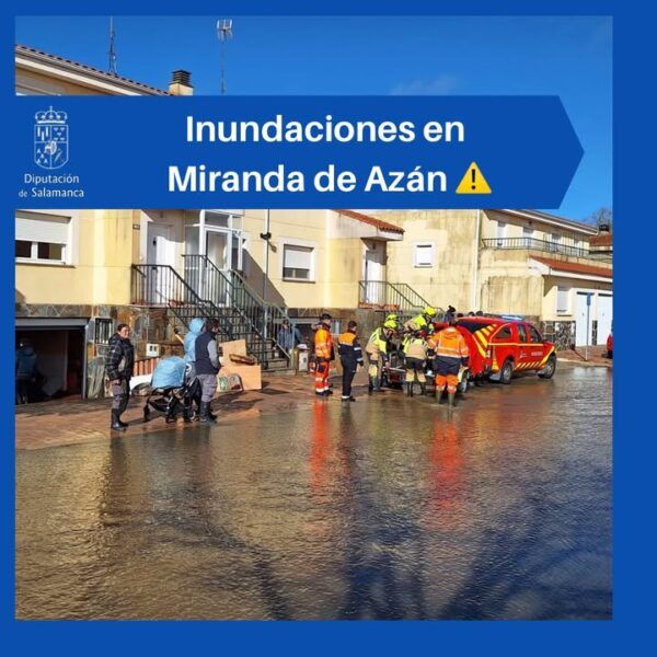 Bomberos de Salamanca ayudando en inundaciones en Miranda de Azán