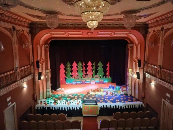 Escenario decorado para la Cabalgata de Reyes en Alba de Tormes
