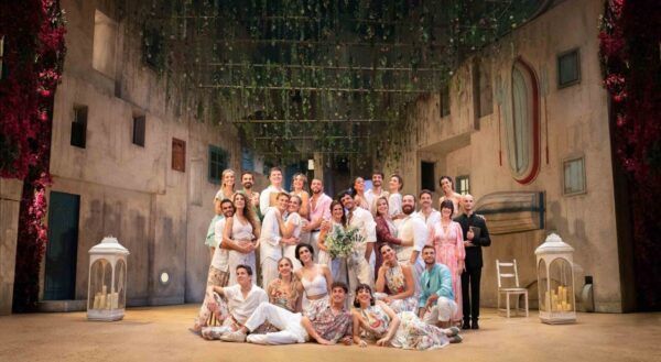 El elenco del musical MAMMA MÍA! en el CAEM de Salamanca