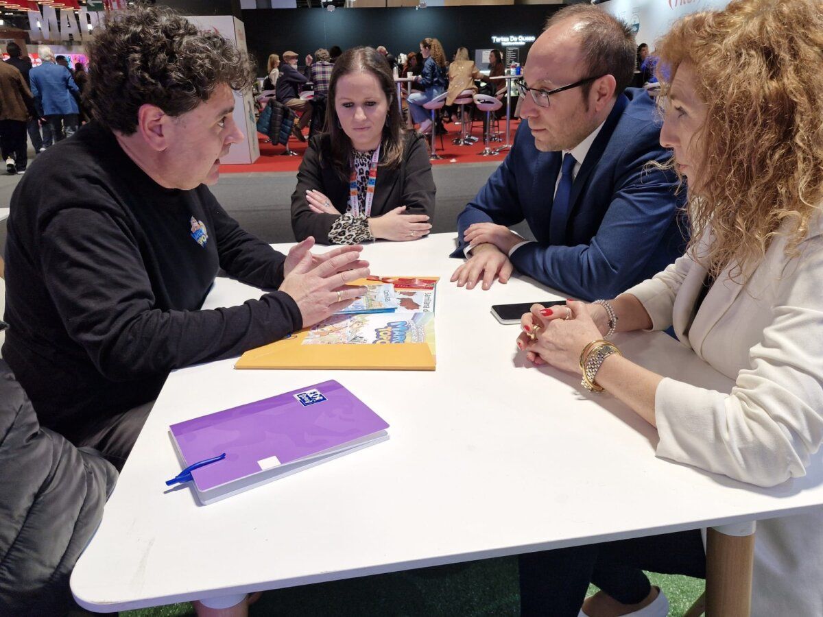 Reunión en FITUR sobre promoción turística de Ciudad Rodrigo