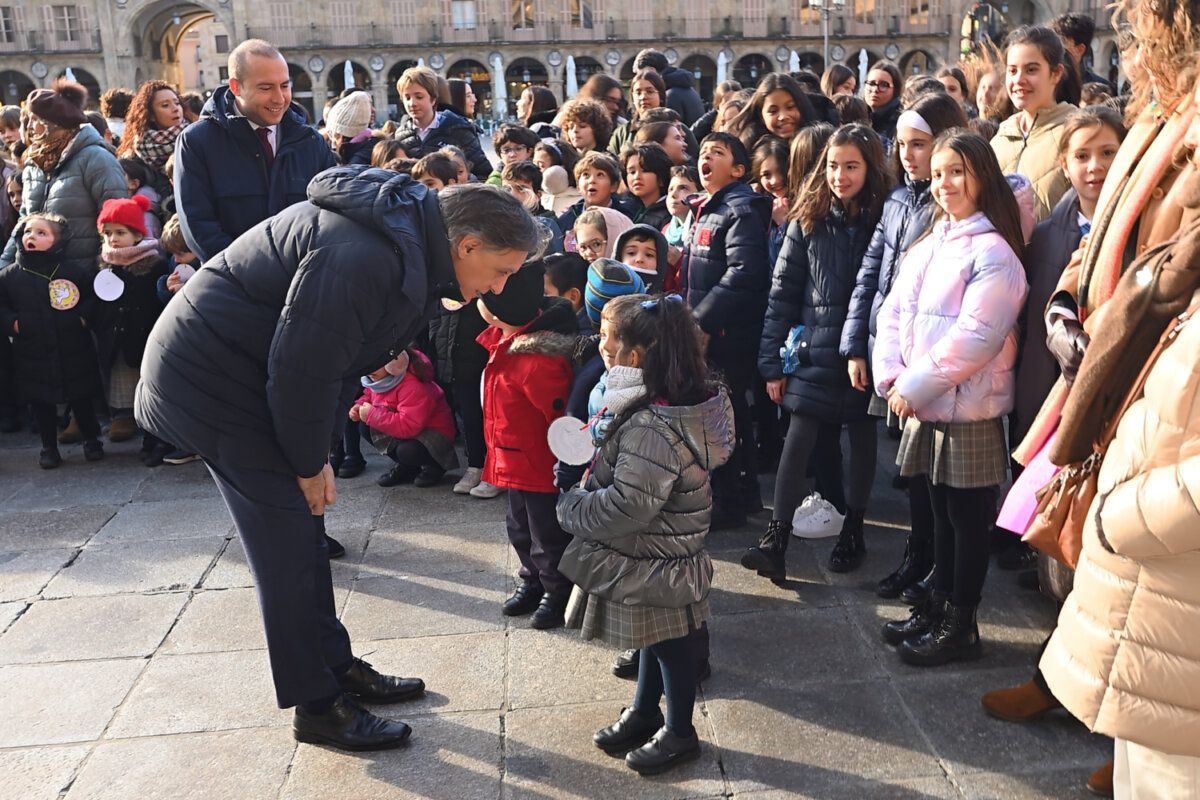 Alumnos del Colegio Divino Maestro en el Día Escolar de la Paz
