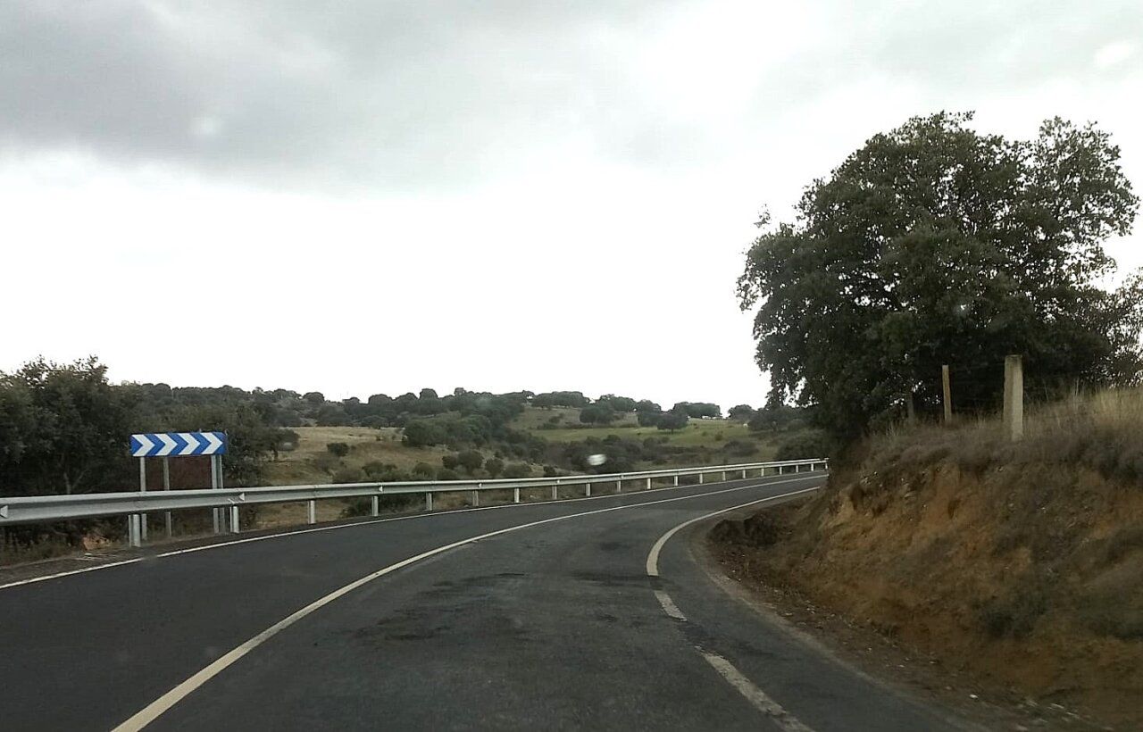 Desconchón en la carretera SA-104 entre Guijuelo y Cespedosa