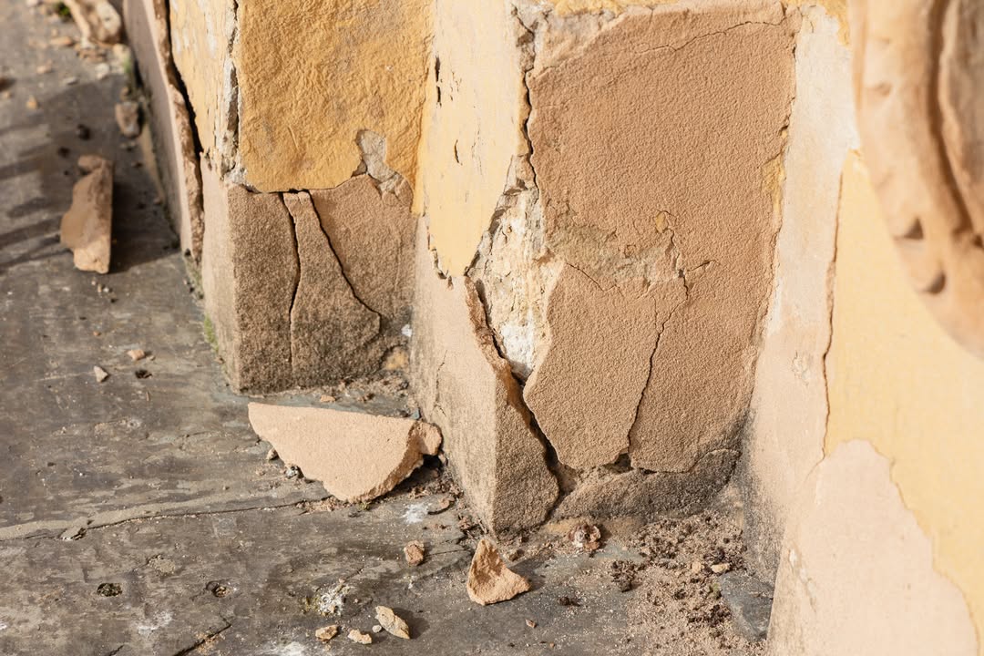 Desperfectos visibles en la fachada del Ayuntamiento de Salamanca
