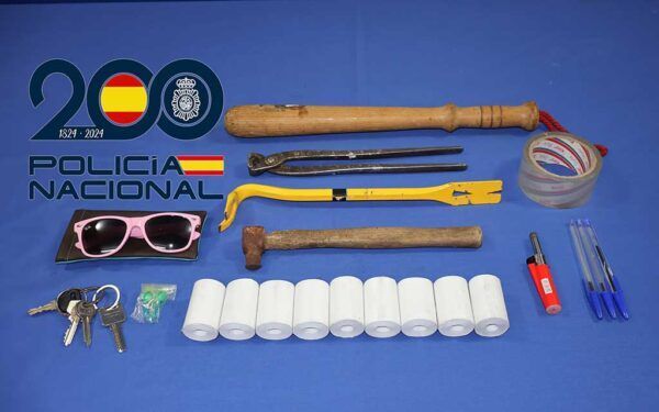 Objetos recuperados por la policía tras un robo de embutido