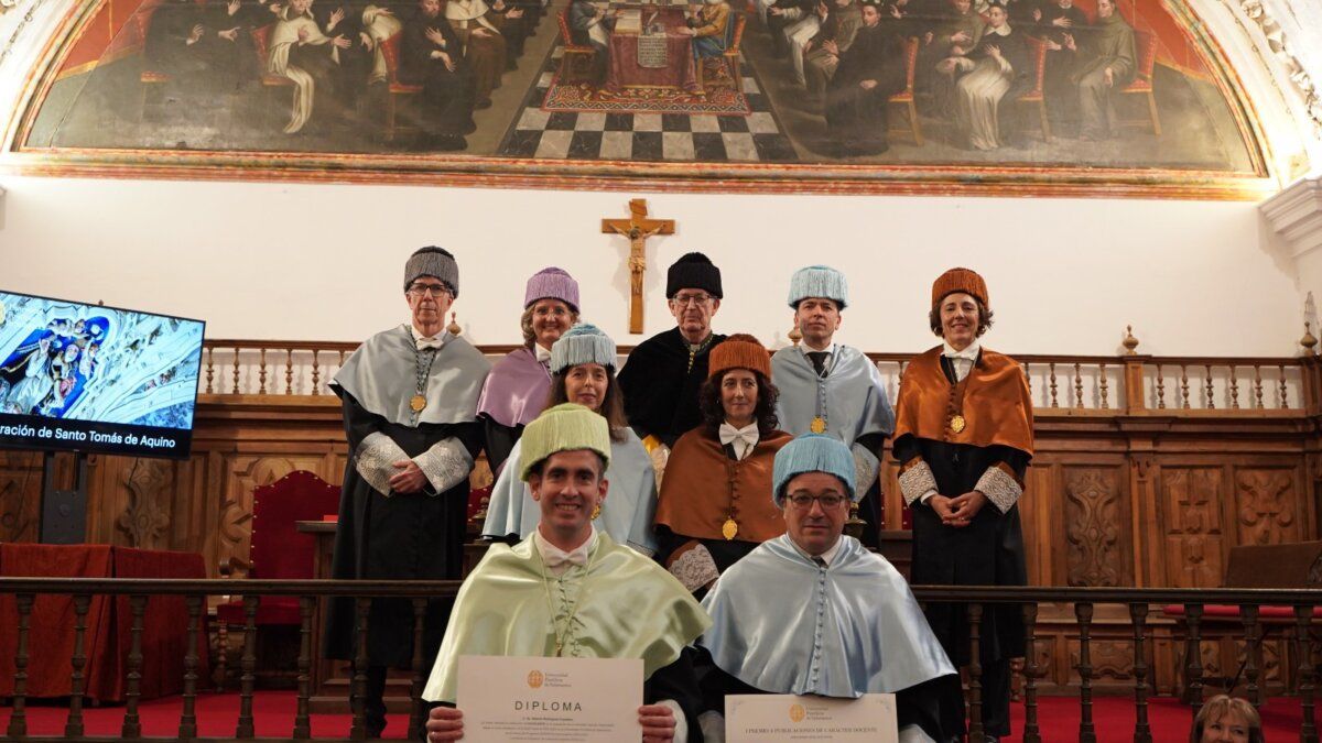 Acto de conmemoración de Santo Tomás de Aquino con estudiantes y profesores