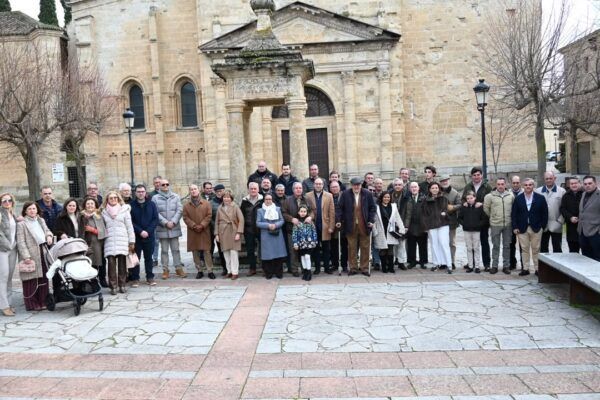 Grupo de personas en la inauguración de la 70 temporada del Bolsin Taurino Mirobrigense
