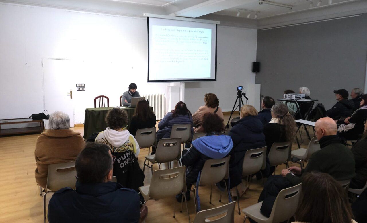 Conferencia sobre biografías de los Duques de Béjar en el Casino Obrero