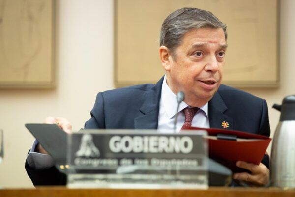 Luis Planas hablando en el Congreso sobre agricultura y ganadería