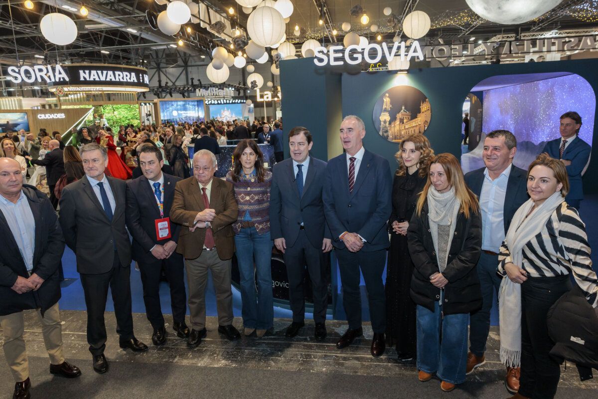Alfonso Fernández Mañueco en el stand de Castilla y León en FITUR 2026