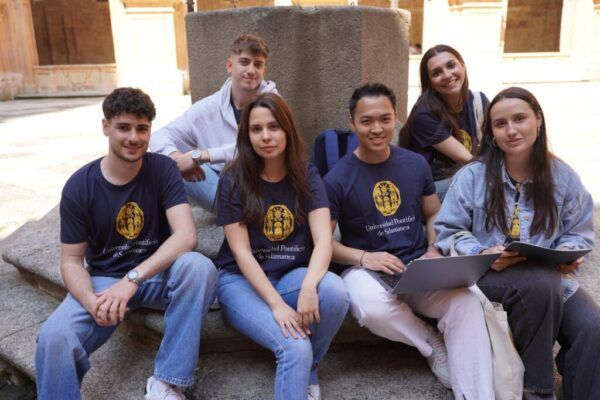 Grupo de estudiantes de la UPSA en el Open Day virtual