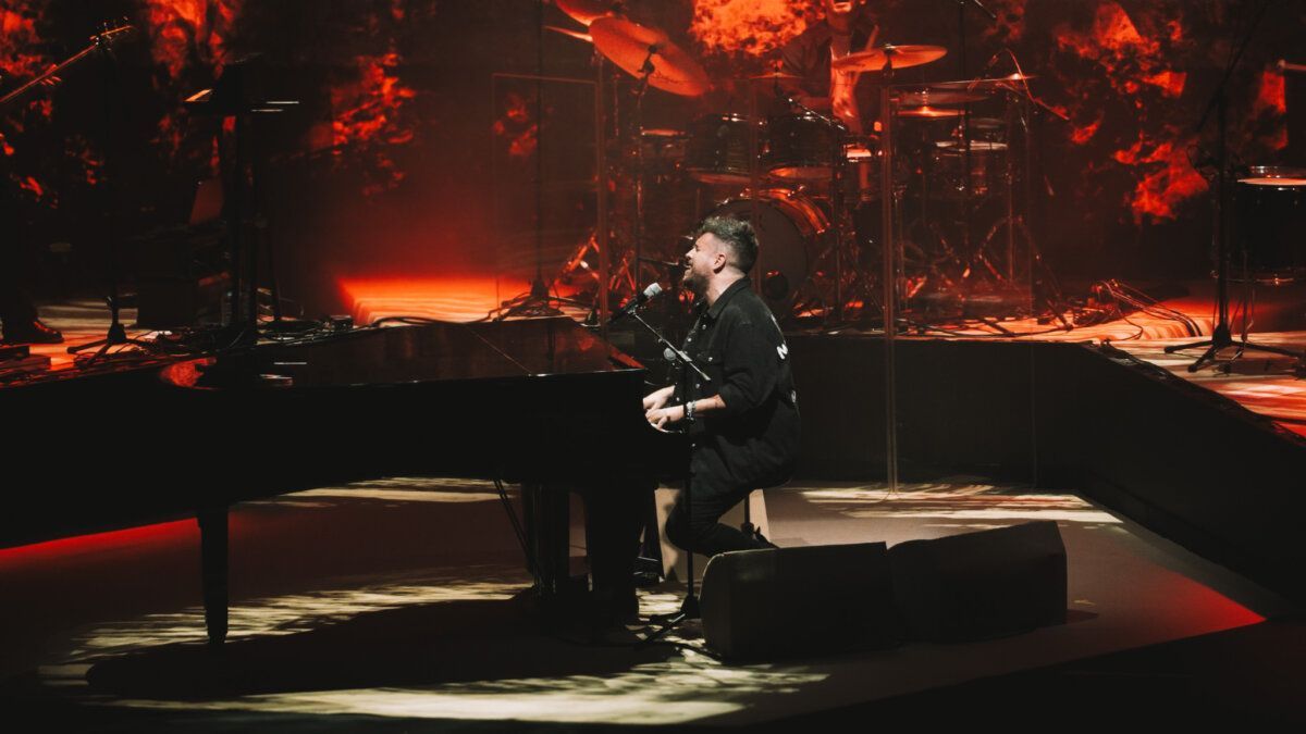 Pablo López actuando en su gira El Niño del Espacio en Salamanca