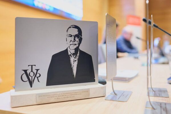 Premio a alumno de honor en la Facultad de Economía de Salamanca