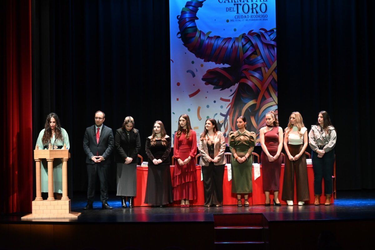 Proclamación de la Corte de Honor del Carnaval Cultural en Ciudad Rodrigo.