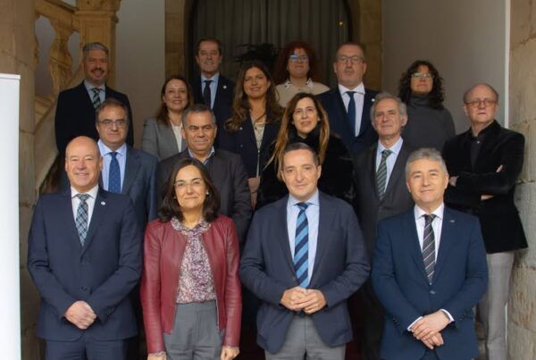 Grupo de personas en la reunión de CRUSOE en la USAL