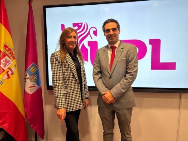 Ángela Gómez y Carlos Javier Salgado en evento de UPL Salamanca