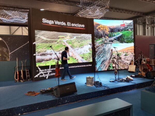 Presentación sobre el yacimiento de Siega Verde en FITUR 2023