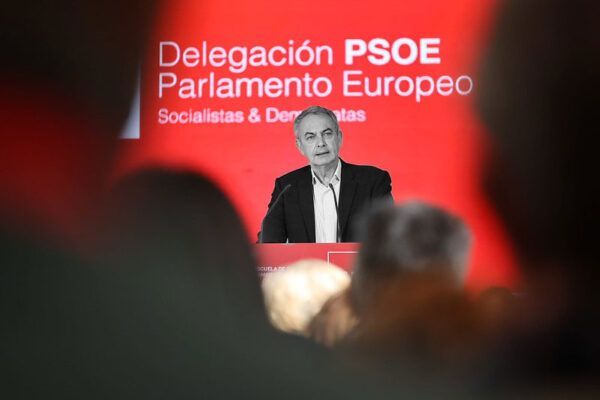 José Luis Rodríguez Zapatero hablando en un evento del PSOE