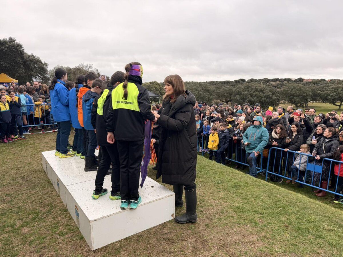 Almudena Parres entrega premios a jóvenes deportistas en Zarapicos