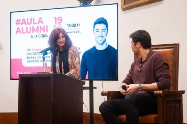 Francisco Cacho en el Aula Alumni de la Ciencia en la USAL