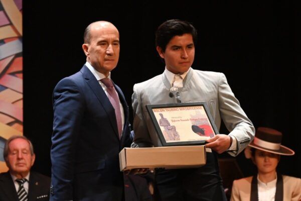 Entrega de premio en el Bolsin Taurino Mirobrigense en Ciudad Rodrigo