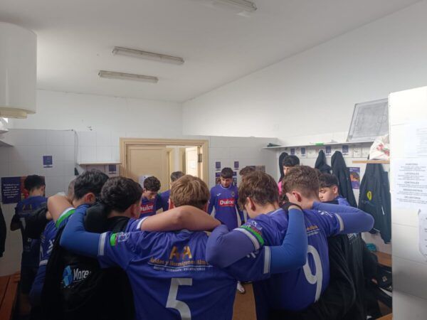 Jugadores del CD Peñaranda en el vestuario antes del partido