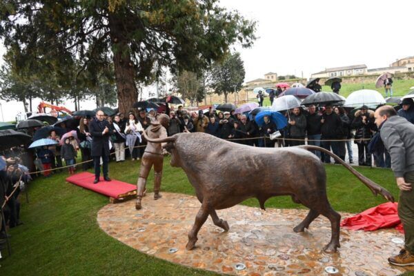 Inauguración del Monumento al Carnaval del Toro en Ciudad Rodrigo