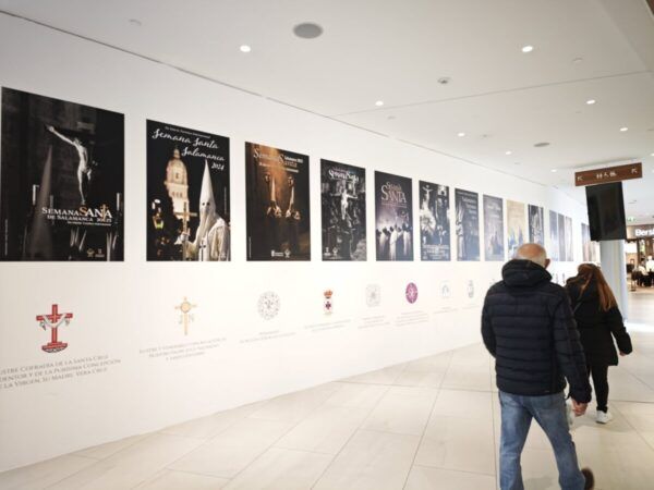 Exposición de carteles de Semana Santa en el Centro Comercial El Tormes