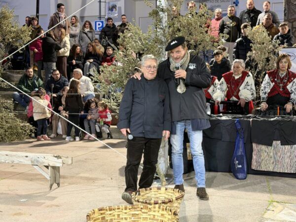 Celebración de la Fiesta del Cerdo Ibérico en Guijuelo con público asistente