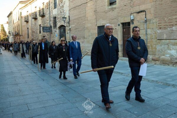 Participantes del Vía Crucis de la Hermandad de Jesús Flagelado en Salamanca