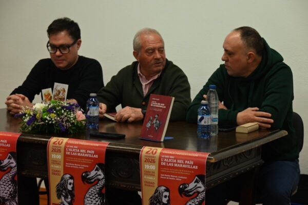 Presentación del libro L’Alicia nel país de las maravillas en Ciudad Rodrigo