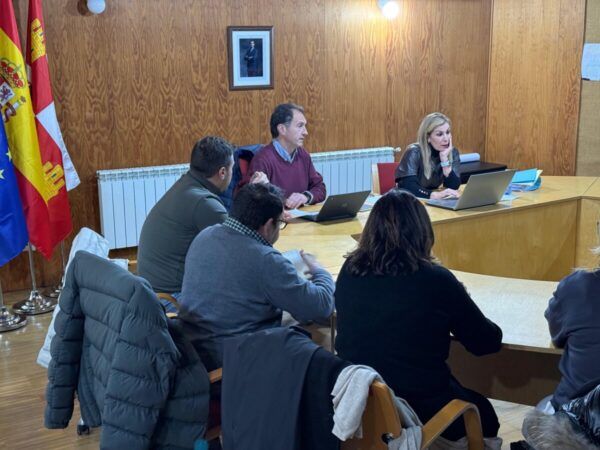 Reunión en Aldeatejada para sorteo de mesas electorales
