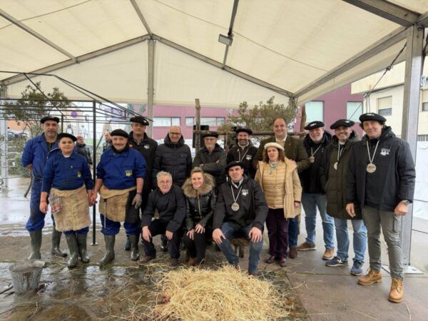 Grupo de personas en la inauguración del XL Programa de las Matanzas en Guijuelo