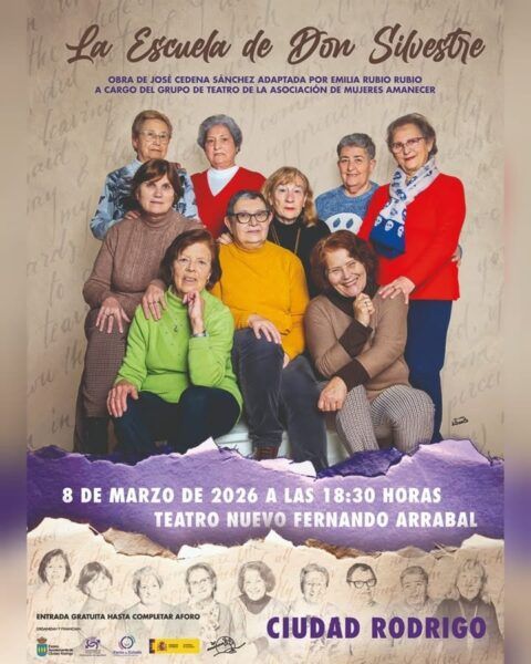 Grupo de mujeres en la obra La Escuela de Don Silvestre en Ciudad Rodrigo