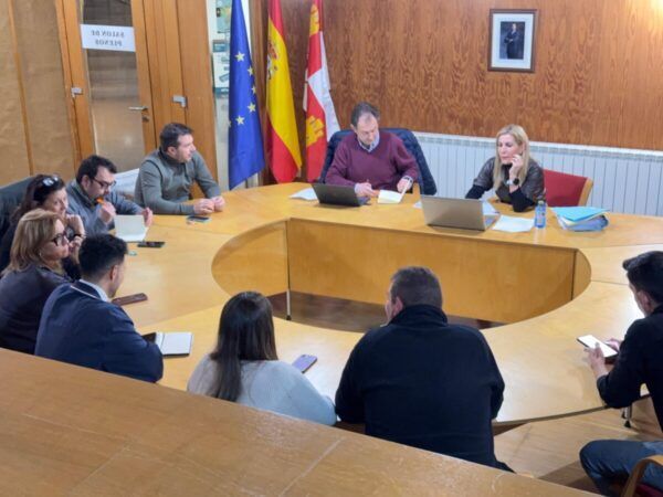 Reunión en Aldeatejada para sorteo de mesas electorales
