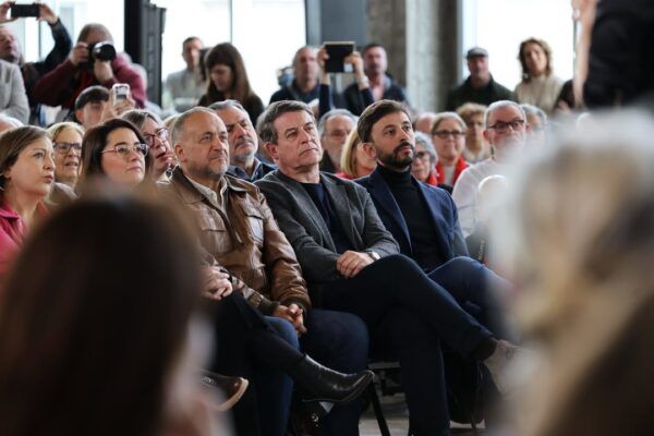 Candidatos del PSOE en un evento con Pedro Sánchez en Ponferrada