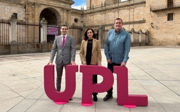 Candidatos de UPL en Zamora con letras grandes UPL