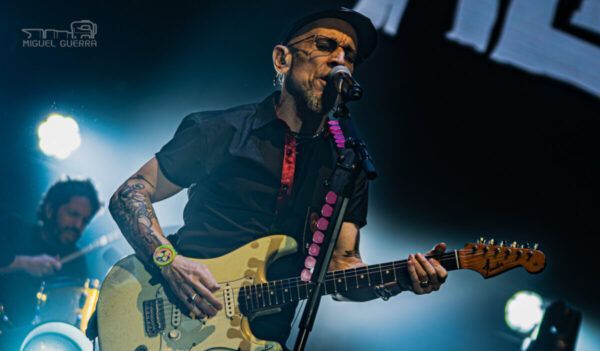 Fito Cabrales en concierto en el Multiusos Sánchez Paraíso de Salamanca