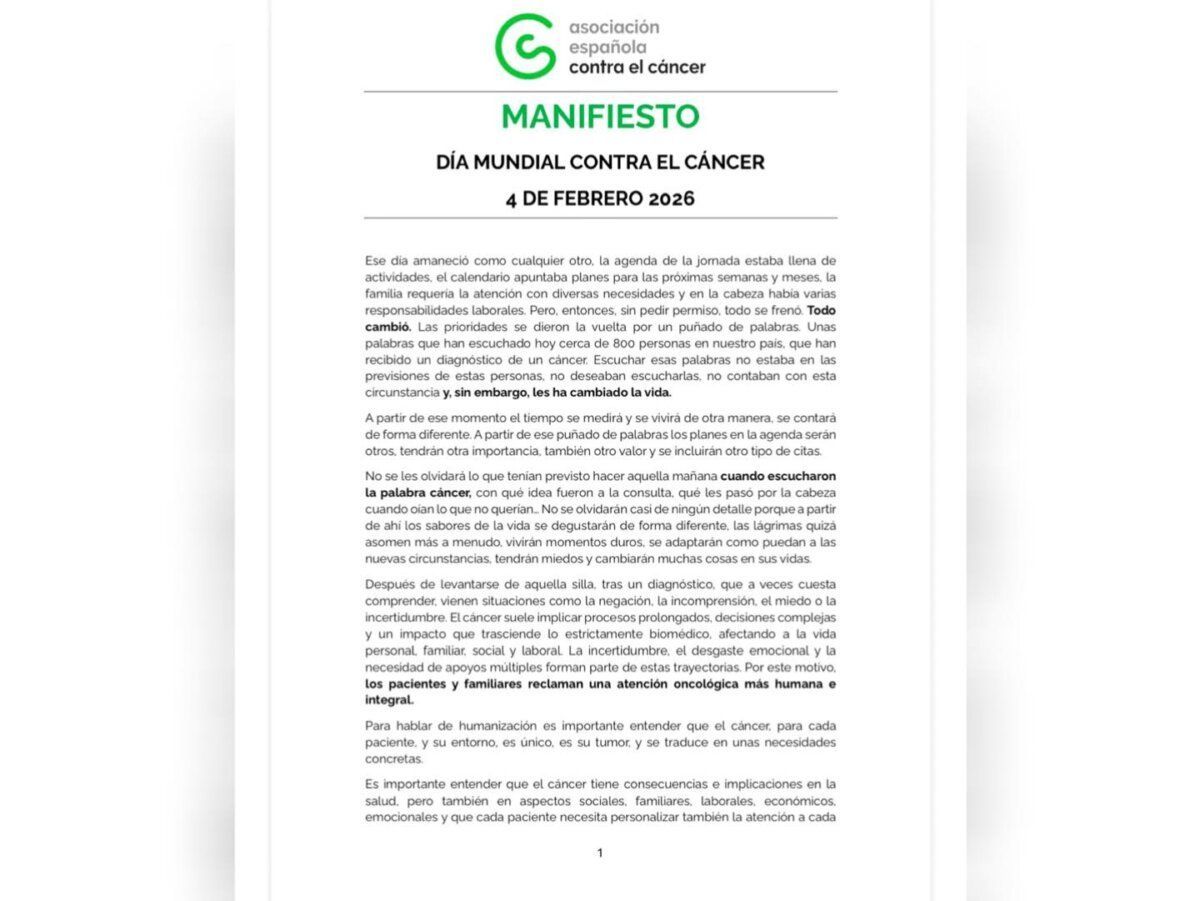 Mesa informativa sobre el Día Mundial contra el Cáncer en Ciudad Rodrigo